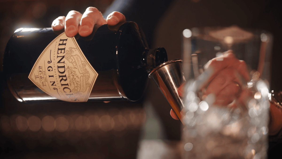 A cocktail poured in close detail